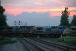 CSX 504, GECX 7873 on M561